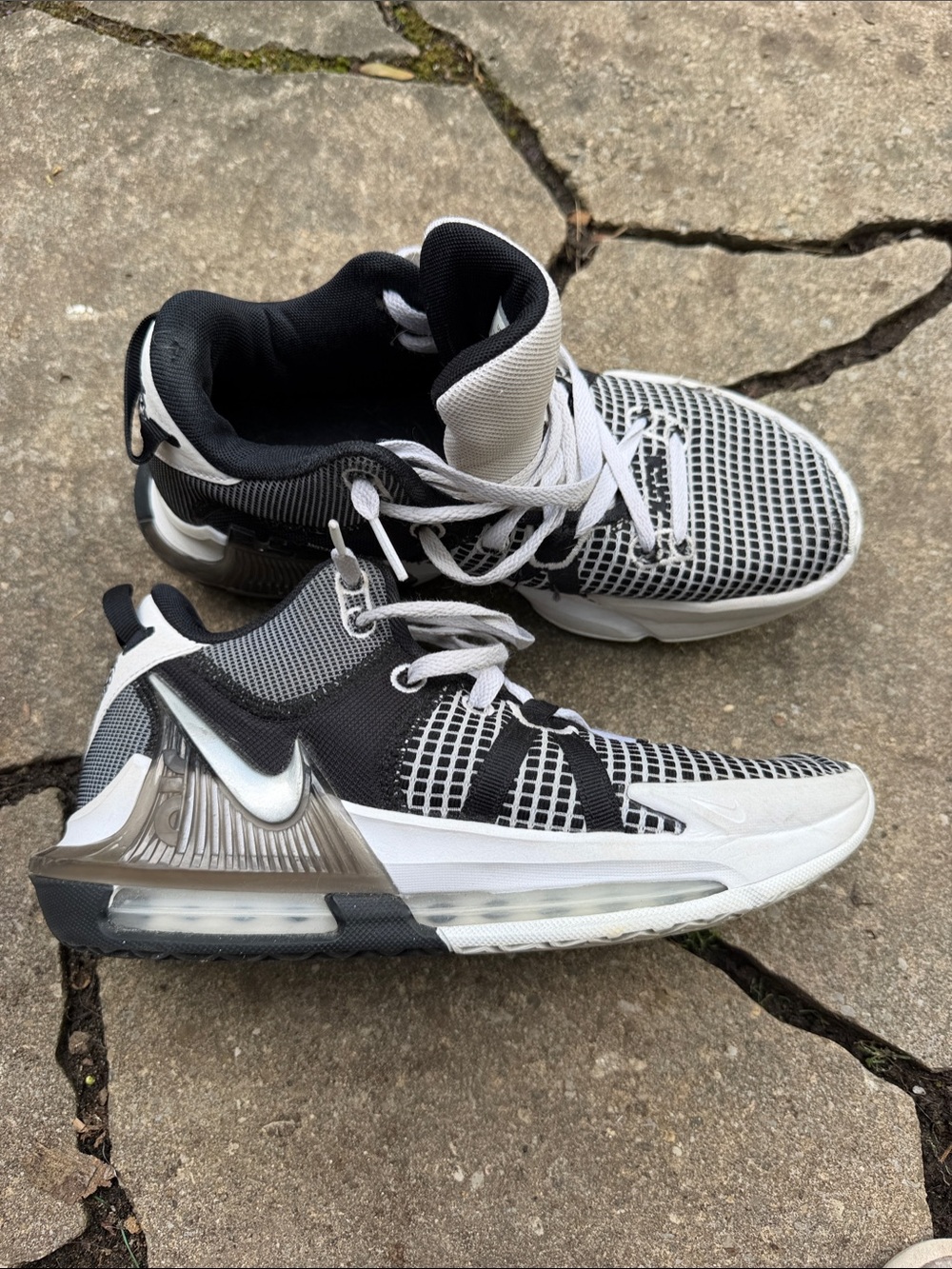 Nike Men’s LeBron Black and White Athletic Basketball Sneakers
